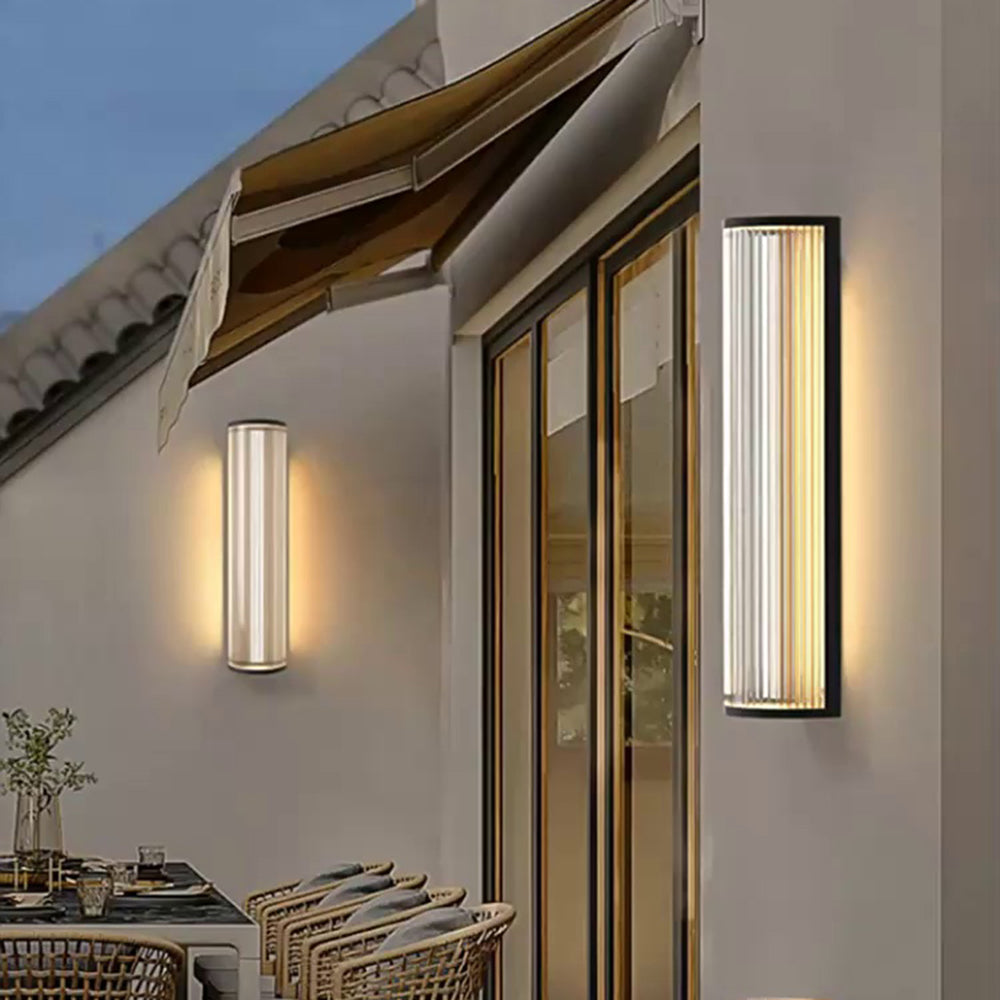 Ray Modern Semi-Cylindrical Outdoor Metal/Acrylic Wall Lamp, Clear/Black - Neutral Decor
