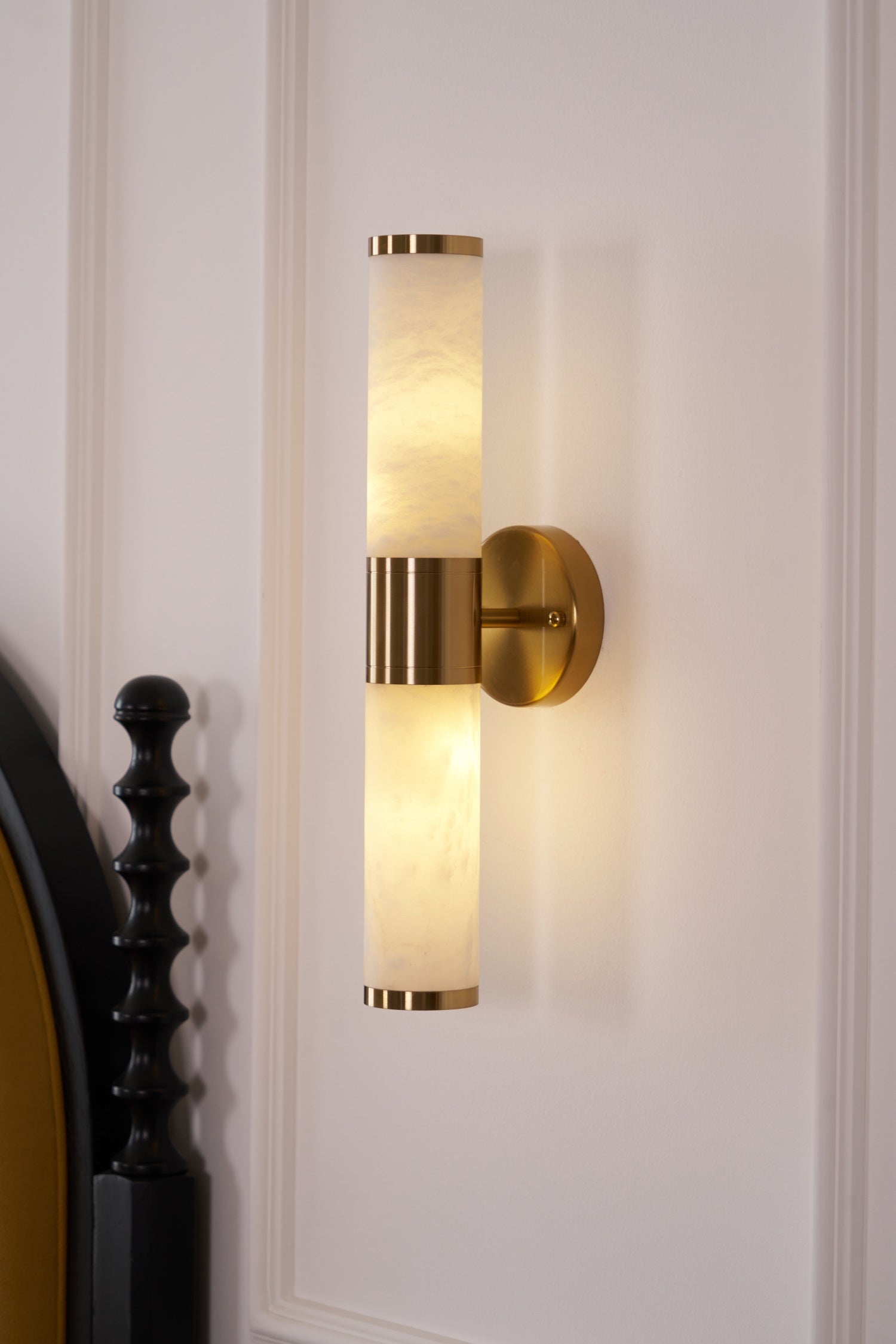 Tira Minimalist Alabaster Wall Lamp-Neutral Decor