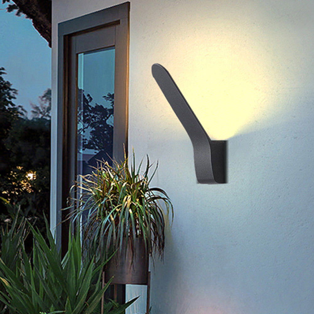 Ray Minimalist Tilt Linear Metal Outdoor Wall Lamp, Black - Neutral Decor