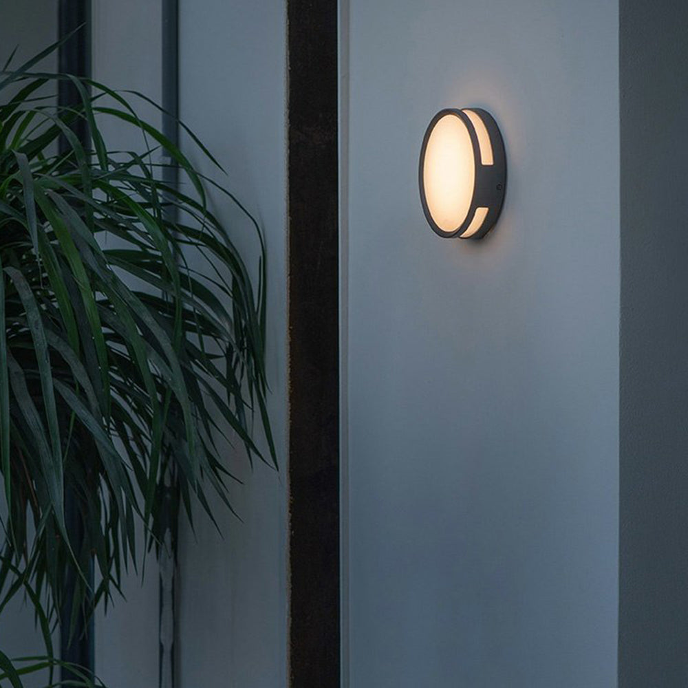 Ray Modern Round Metal/Acrylic Outdoor Waterproof Wall Lamp, Black - Neutral Decor