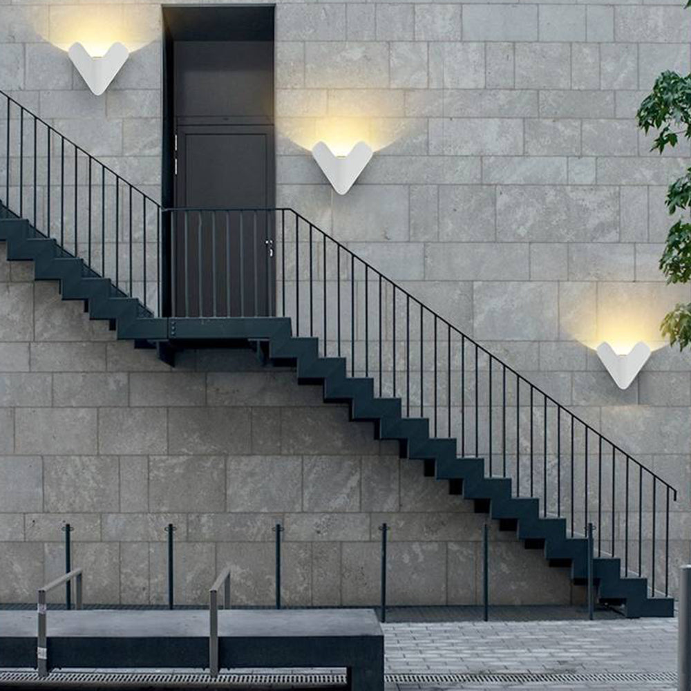 Ray Minimalist Triangle Metal Outdoor Wall Lamp, Balck/White - Neutral Decor