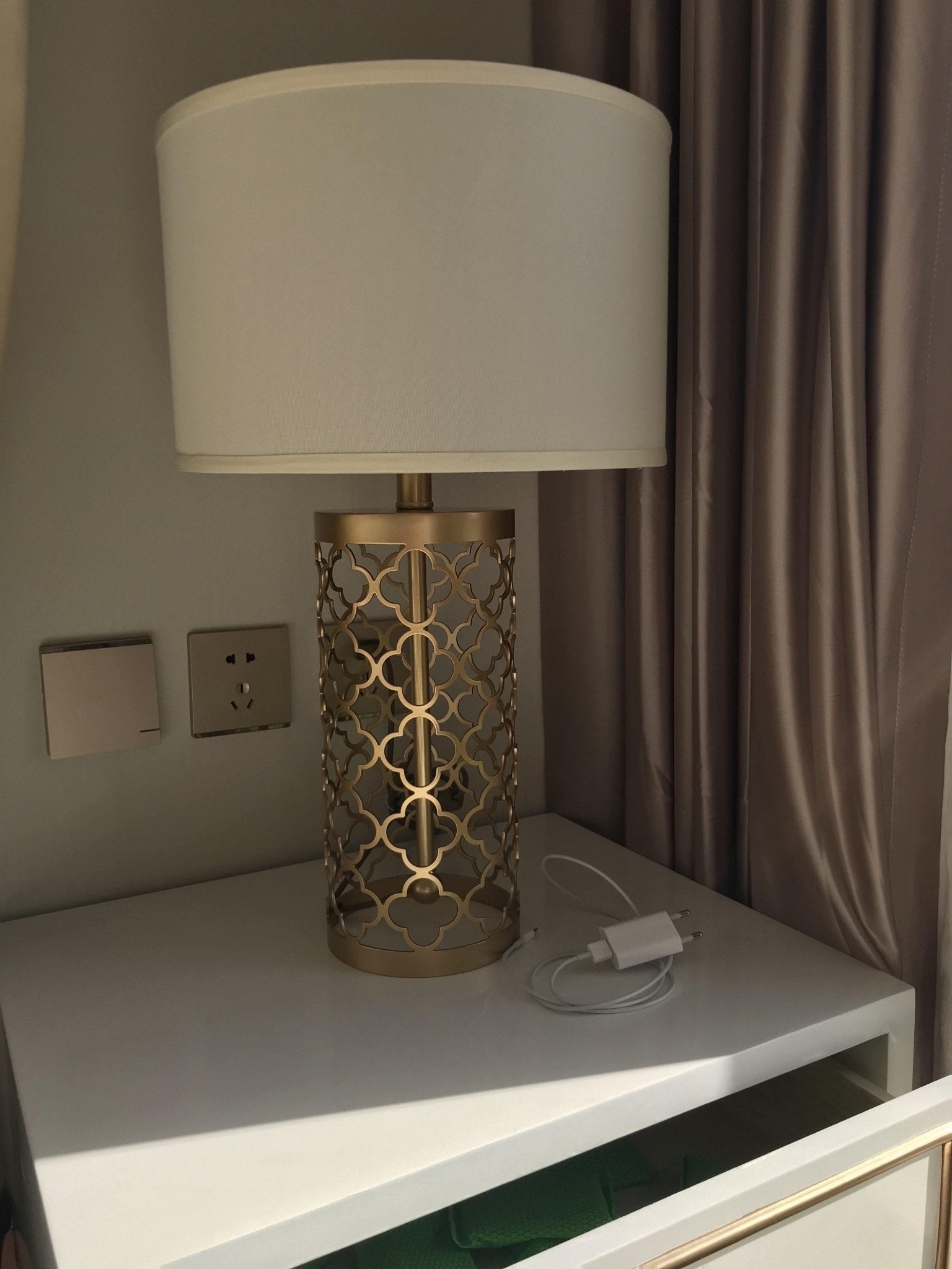 Veveny Modern Table Lamp-Neutral Decor