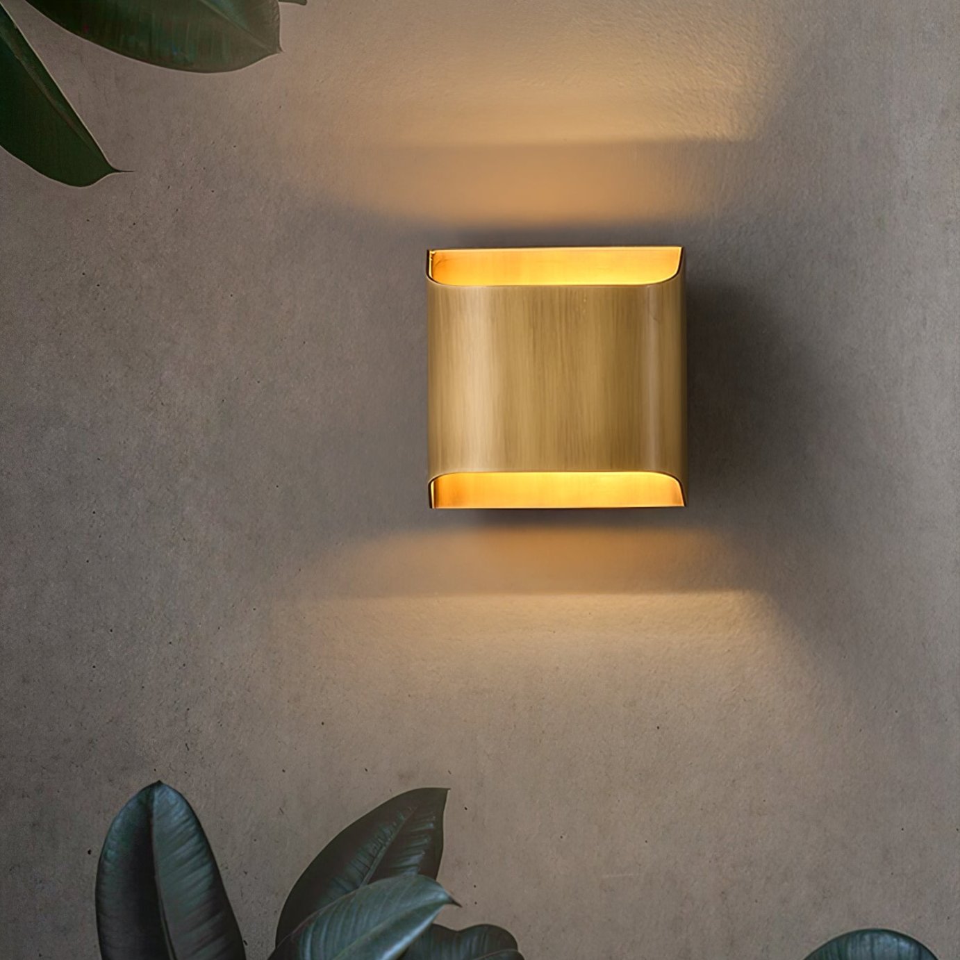 Hardy Nordic Art Brass Wall Lamp-Neutral Decor