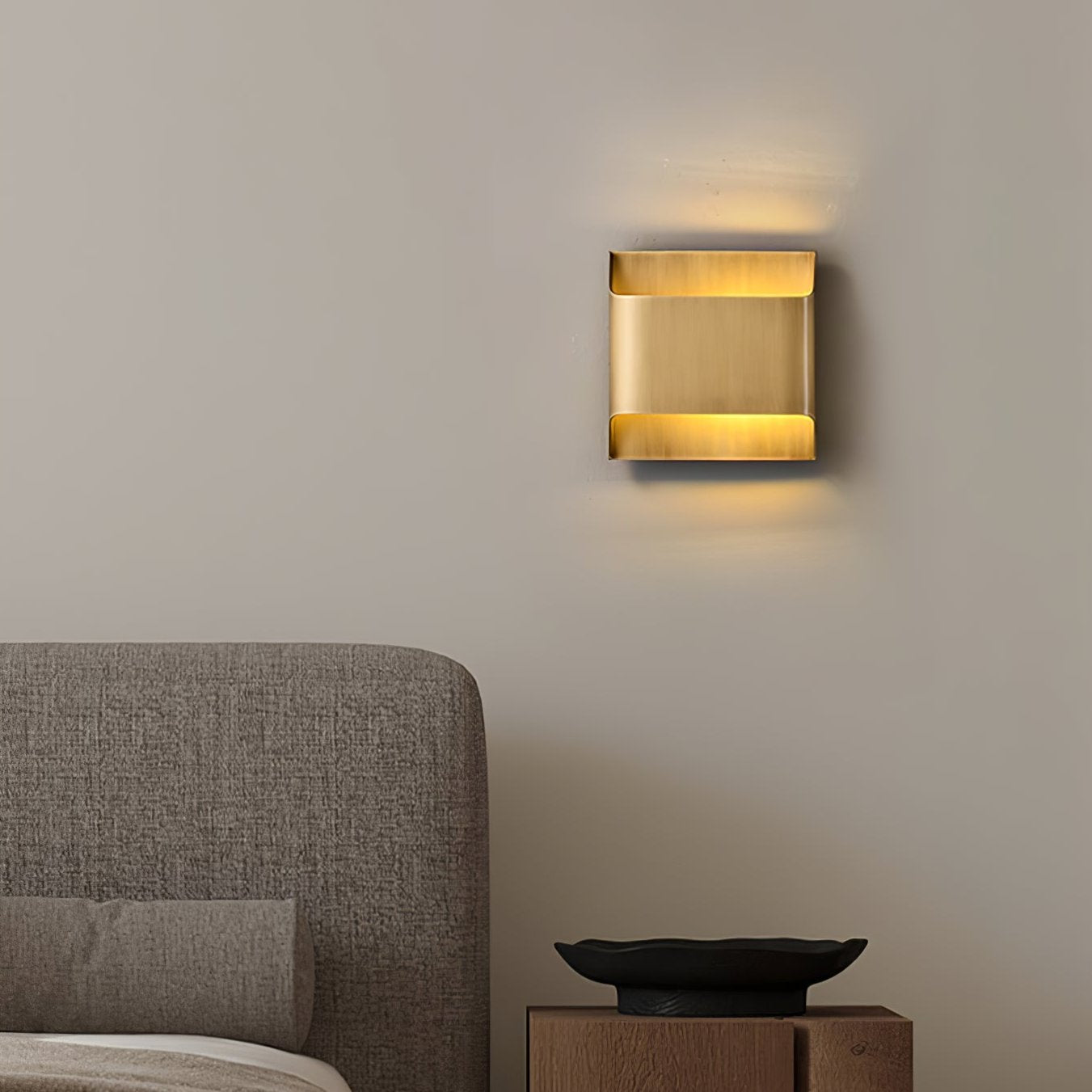 Hardy Nordic Art Brass Wall Lamp-Neutral Decor