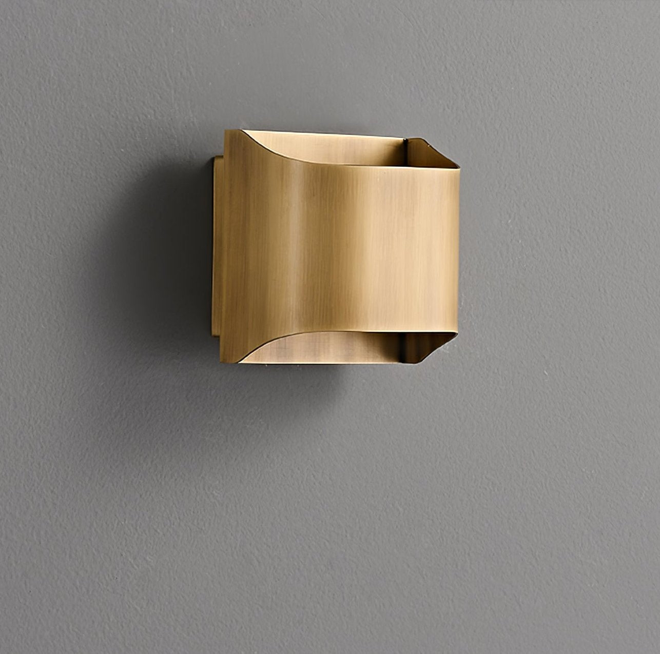 Hardy Nordic Art Brass Wall Lamp-Neutral Decor