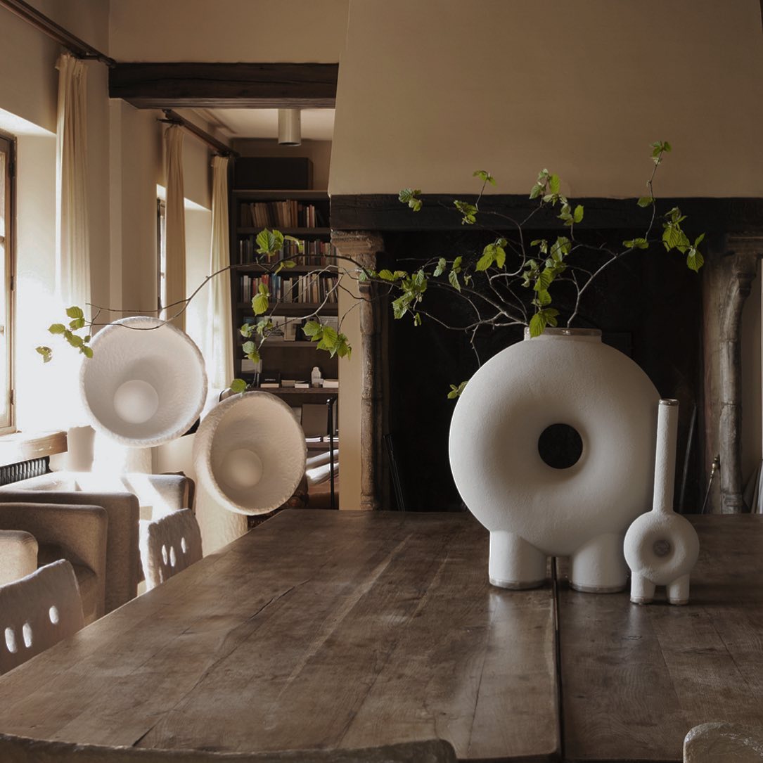 Ernionis Textured Ceramic Floor Lamp-Neutral Decor
