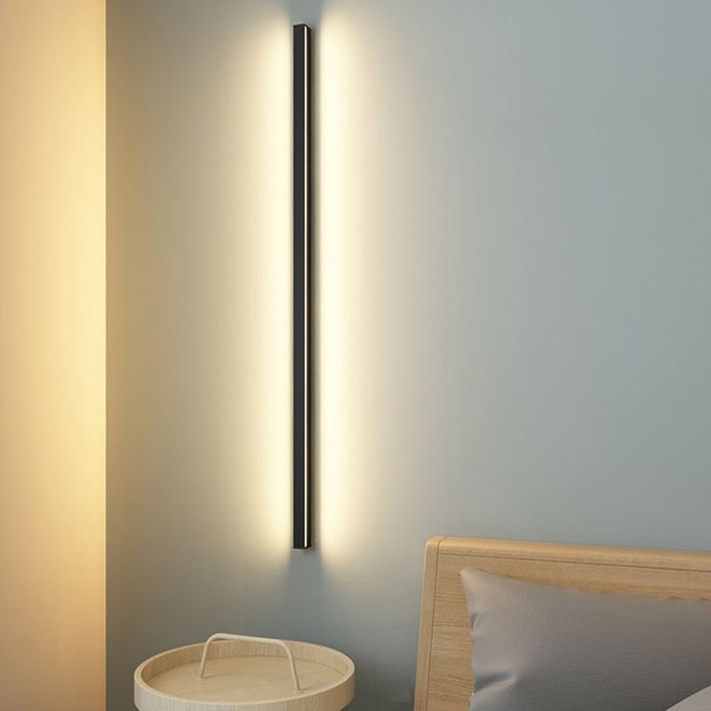 Arisha Minimalist Black Bar Mirror Front Vanity Wall Lamp, Metal/Acrylic - Neutral Decor