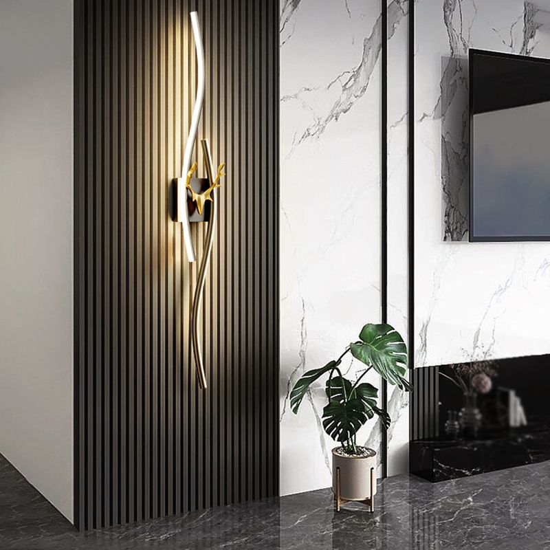 Arisha Modern Linear Metal Vanity LED Wall Lamp, Black/Gold - Neutral Decor