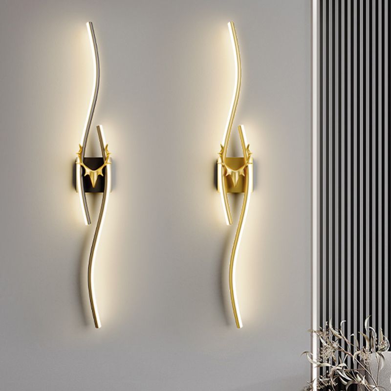 Arisha Modern Linear Metal Vanity LED Wall Lamp, Black/Gold - Neutral Decor