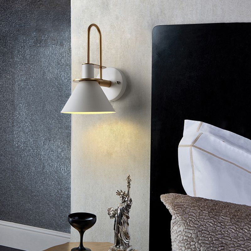 Valentina Vintage Horn Shape Metal Wall Lamp, Living room/Bedroom/Bathroom - Neutral Decor