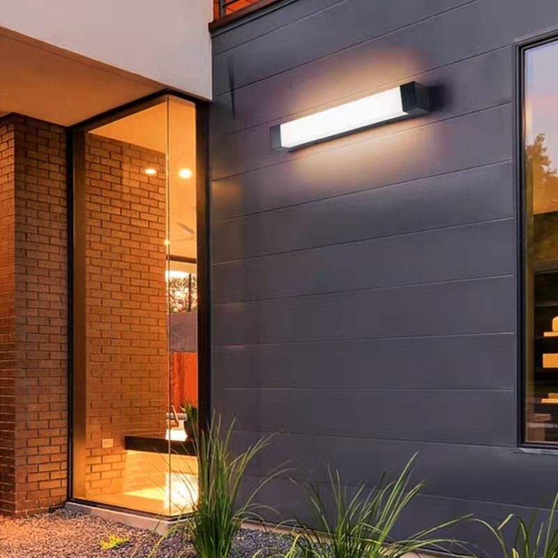 Ray Minimalist Linear Metal Outdoor Wall Lamp, Black - Neutral Decor