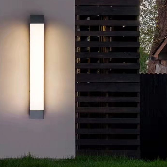 Ray Minimalist Linear Metal Outdoor Wall Lamp, Black - Neutral Decor