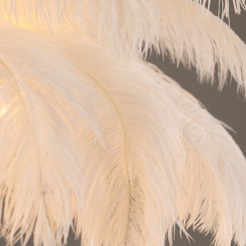 O'Moore Ostrich Contemporary Elegant Feather Chandelier, White - Neutral Decor
