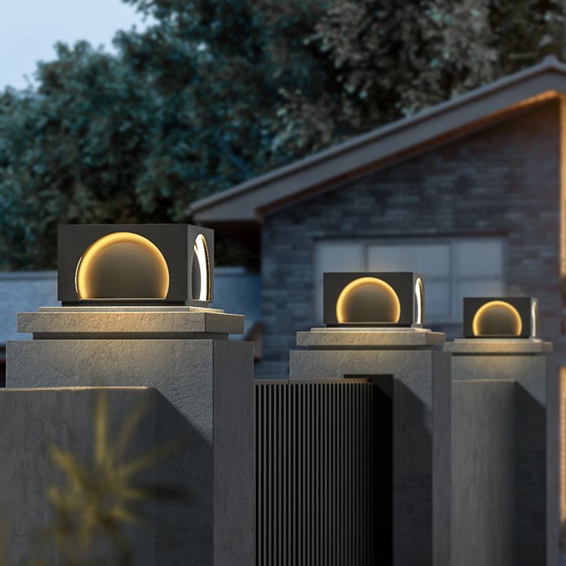 Ray Modern Rectangular Metal Outdoor Lamps Post, Black - Neutral Decor