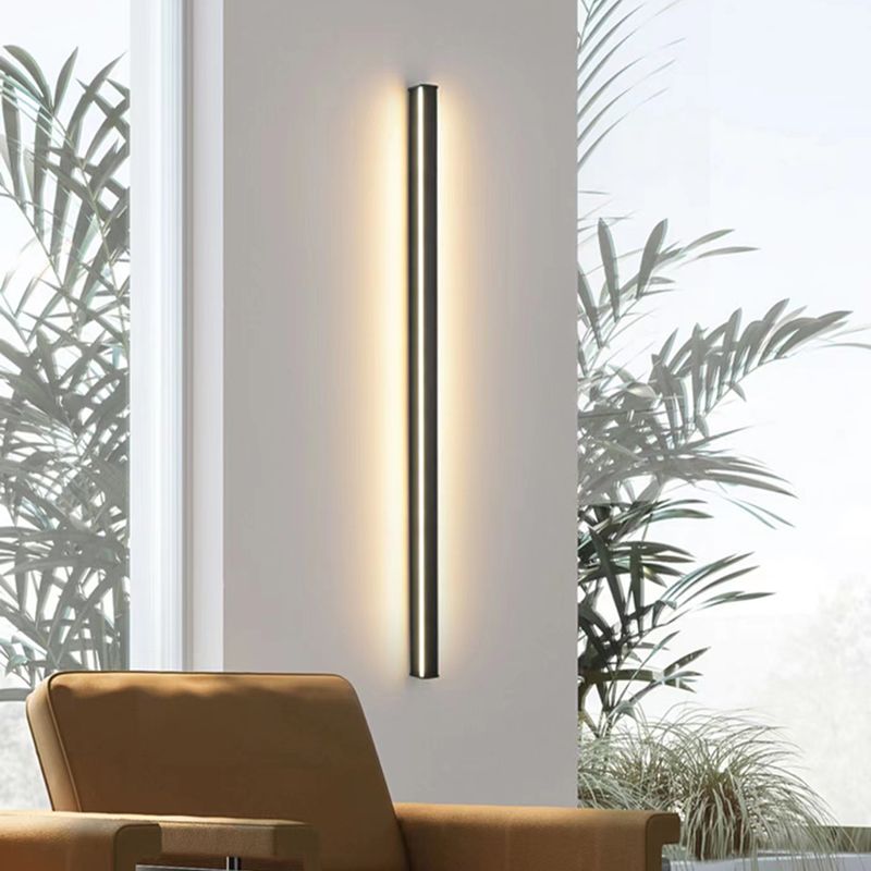 Arisha Minimalist Black Bar Mirror Front Vanity Wall Lamp, Metal/Acrylic - Neutral Decor