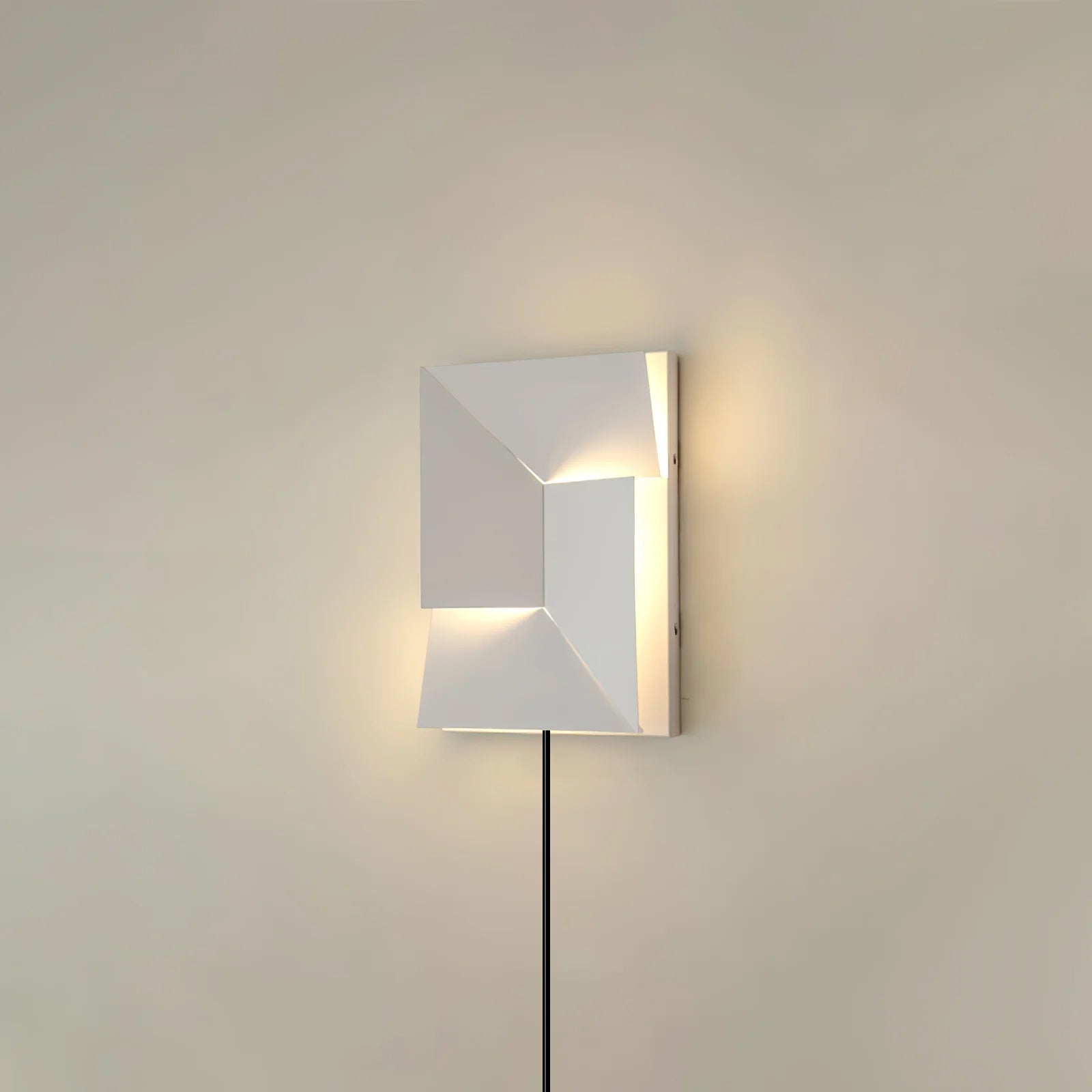 Arthaen Shadows Grand Sconce Wall lamp-Neutral Decor