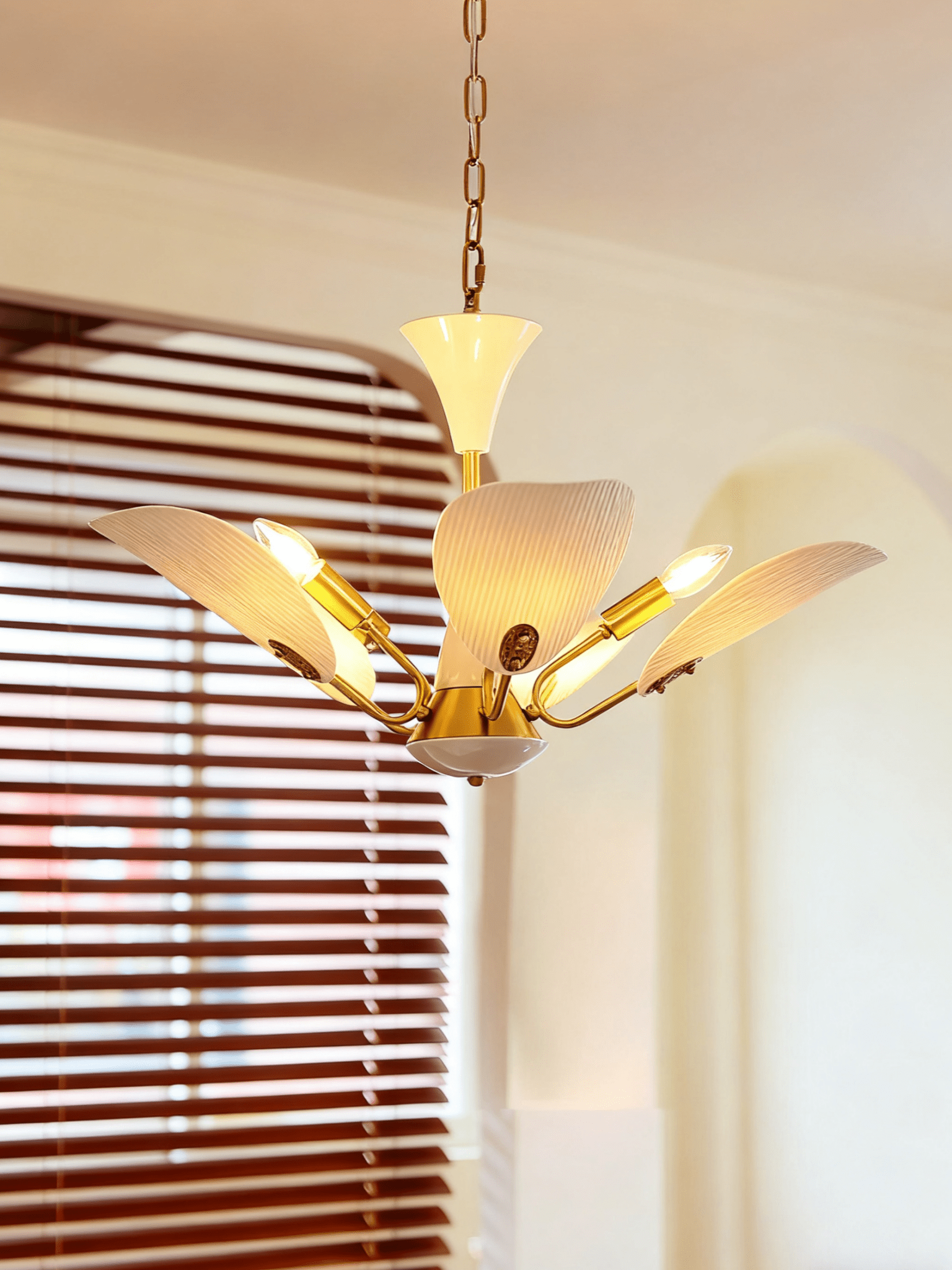 Kaelor Blossom Chandelier-Neutral Decor