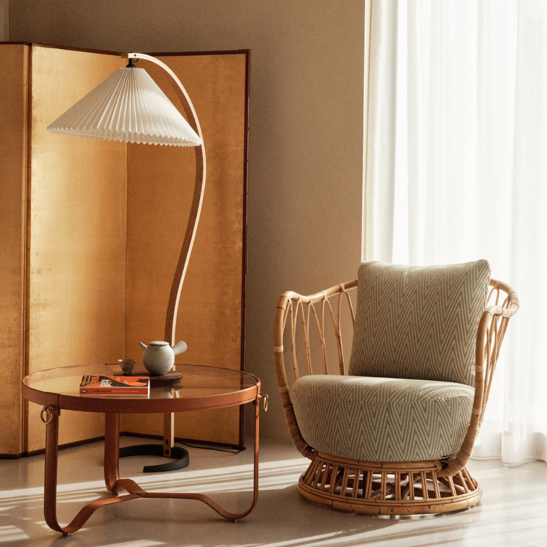 Viaro Wood Floor Lamp-Neutral Decor