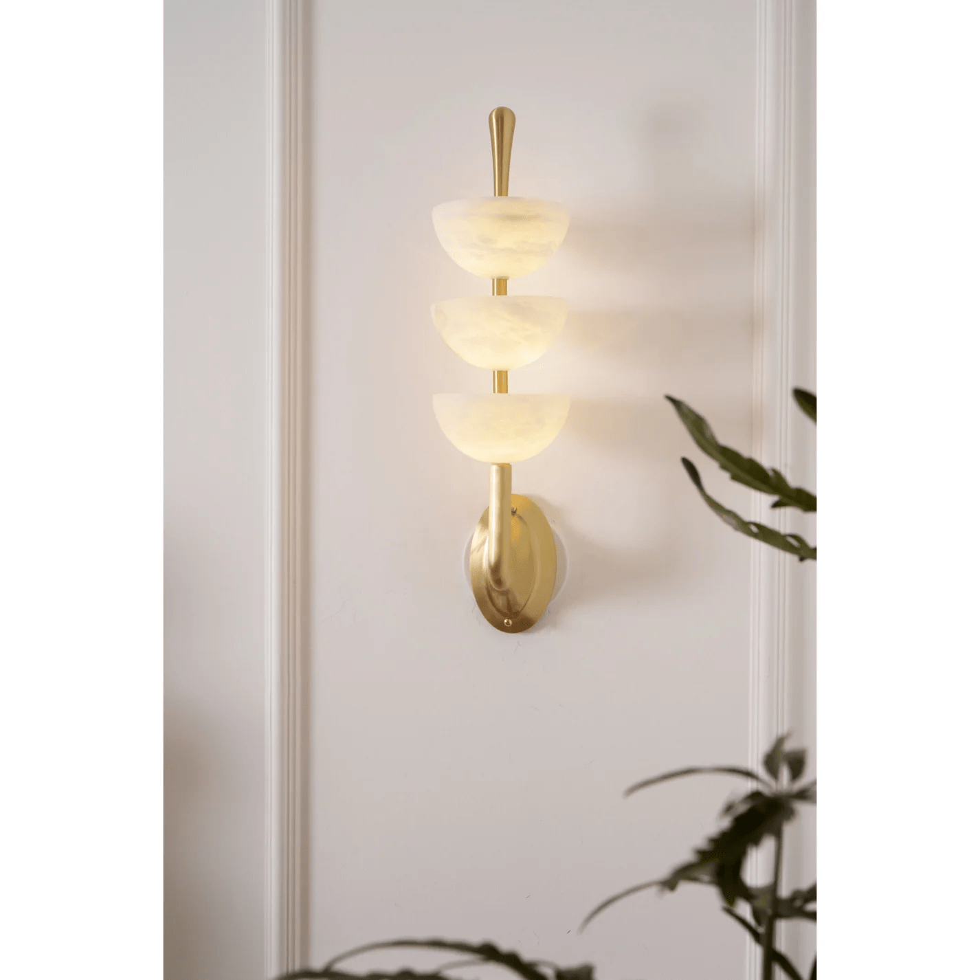 Ulmiraris Alabaster Wall Light-Neutral Decor