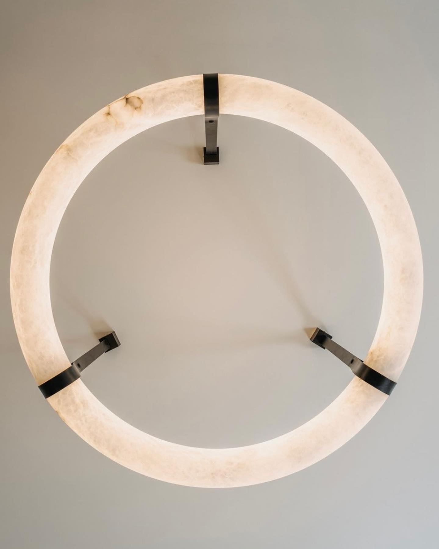 Lixor Alabaster Chandeliers Ring Leather Strap Version A-Neutral Decor