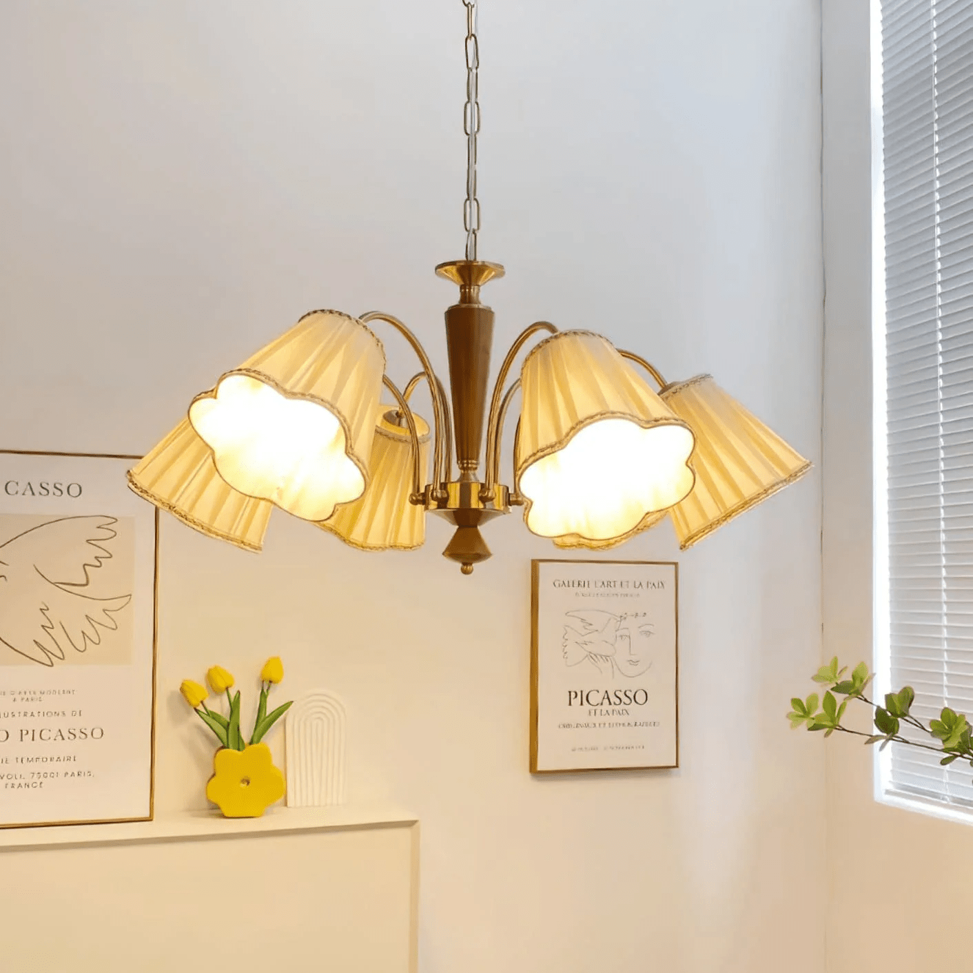 Elijh Vintage Chandelier-Neutral Decor