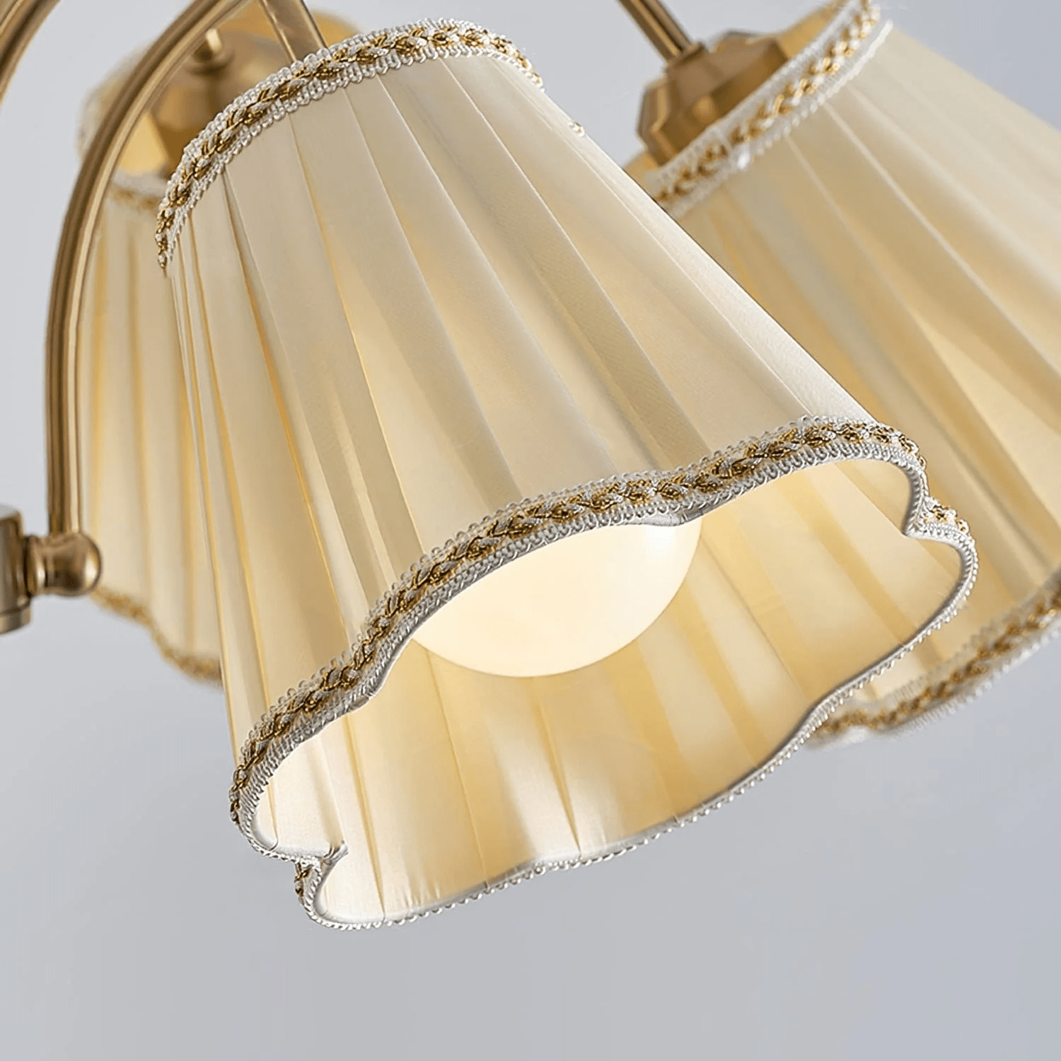 Elijh Vintage Chandelier-Neutral Decor