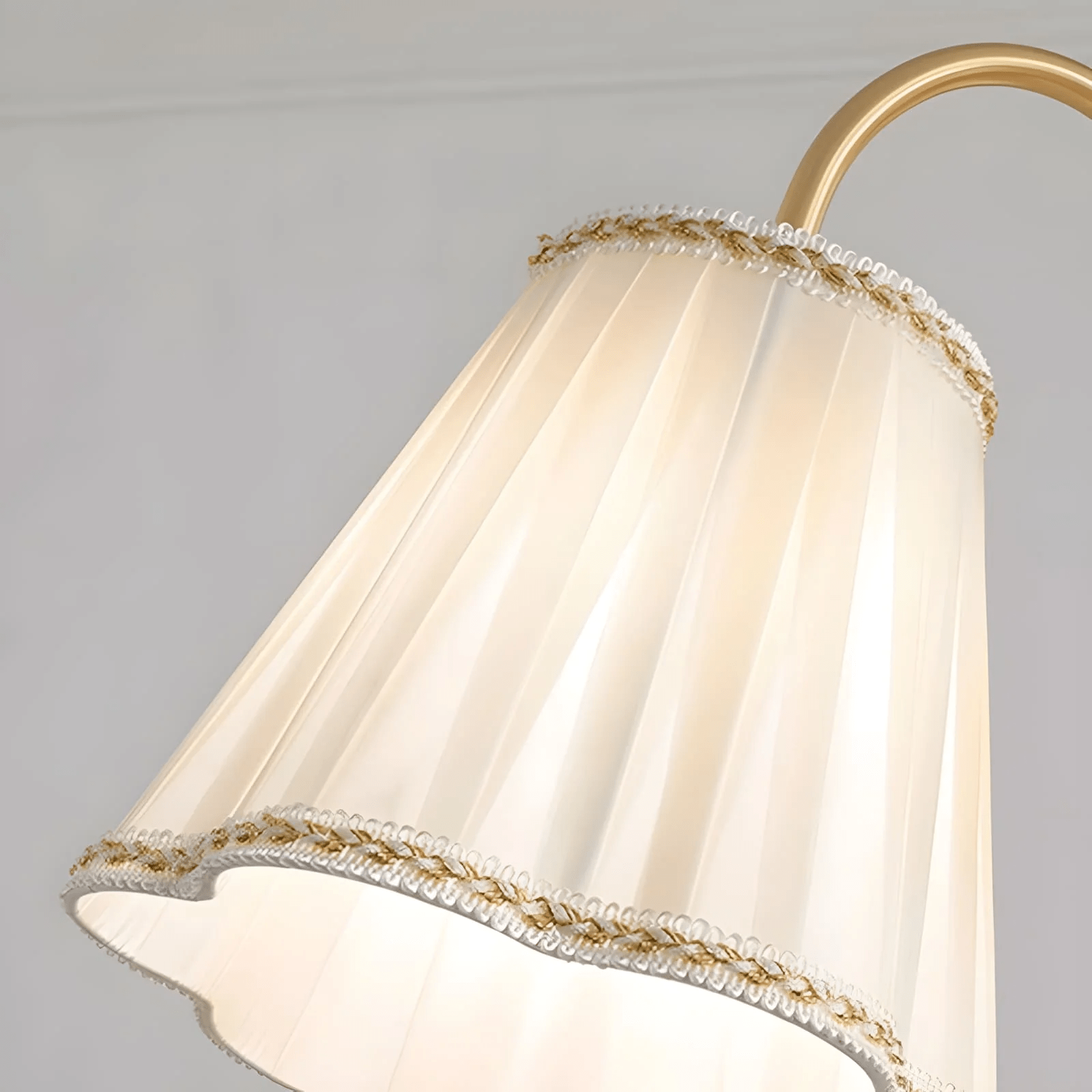 Elijh Vintage Chandelier-Neutral Decor