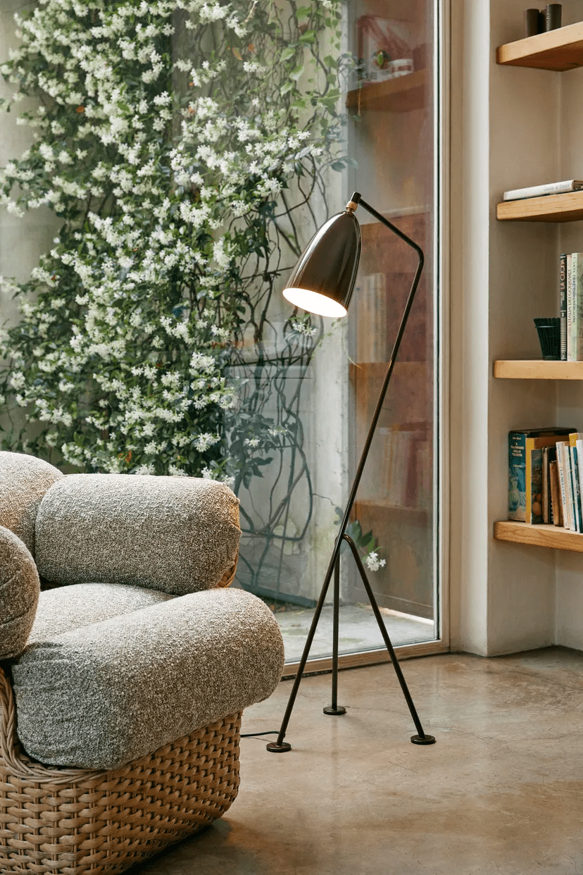 Vildes Minimalist Floor Lamp-Neutral Decor