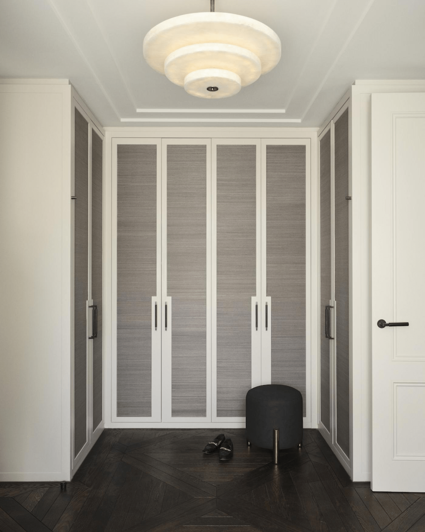 Liora Minimalist Alabaster Pendant Light-Neutral Decor