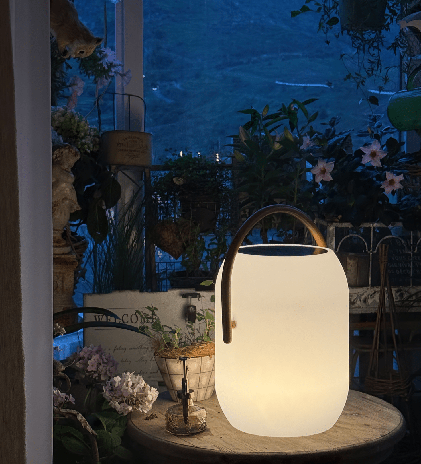 Ivok Solar Outdoor Lantern Lamp-Neutral Decor