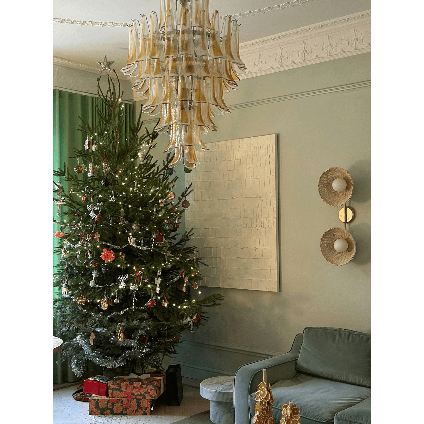 Tessa Glass Petals Pendant Lamp-Neutral Decor