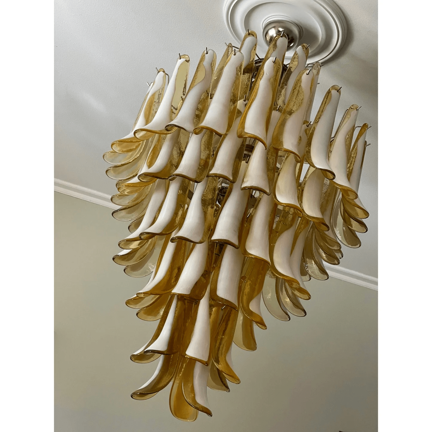 Tessa Glass Petals Pendant Lamp-Neutral Decor