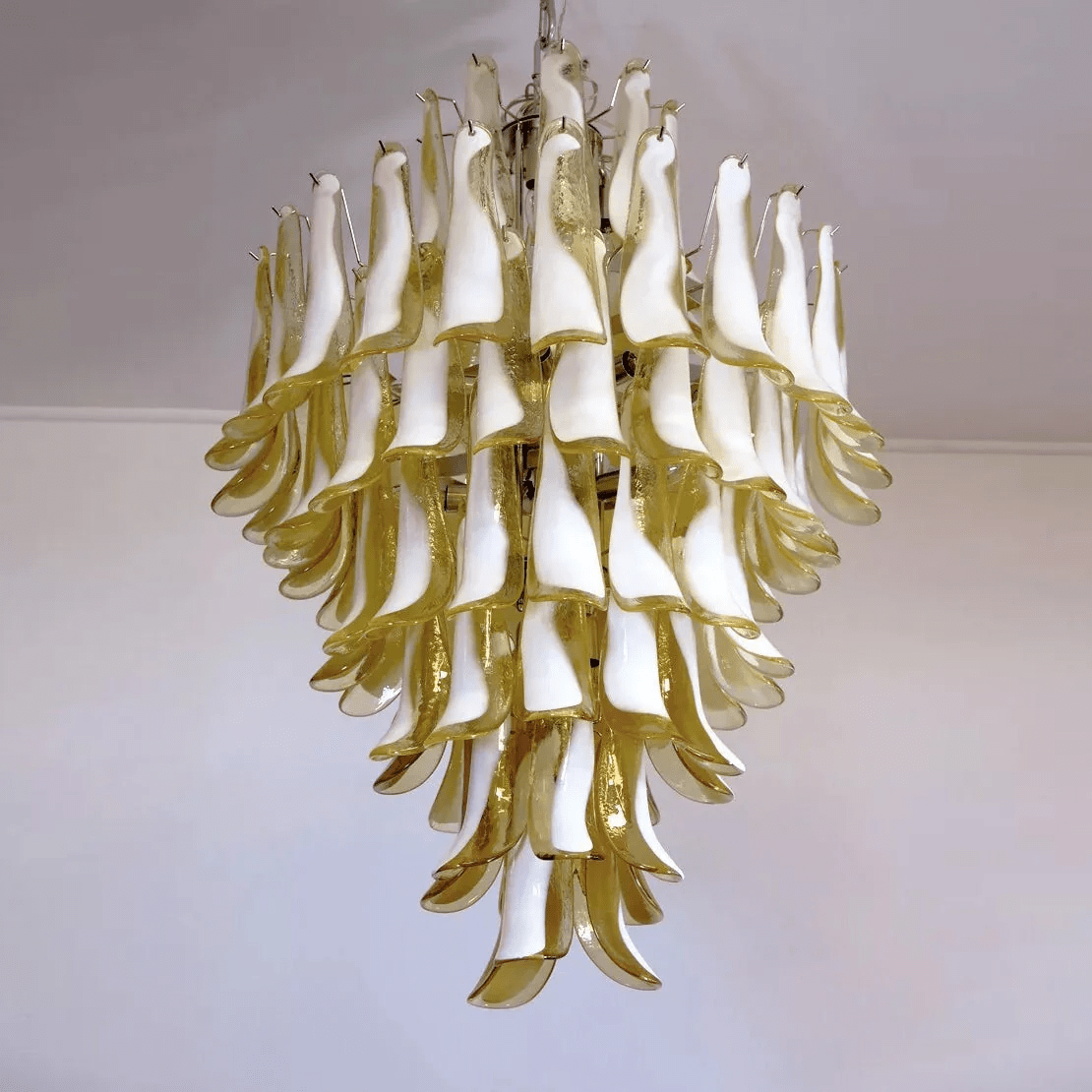 Tessa Glass Petals Pendant Lamp-Neutral Decor