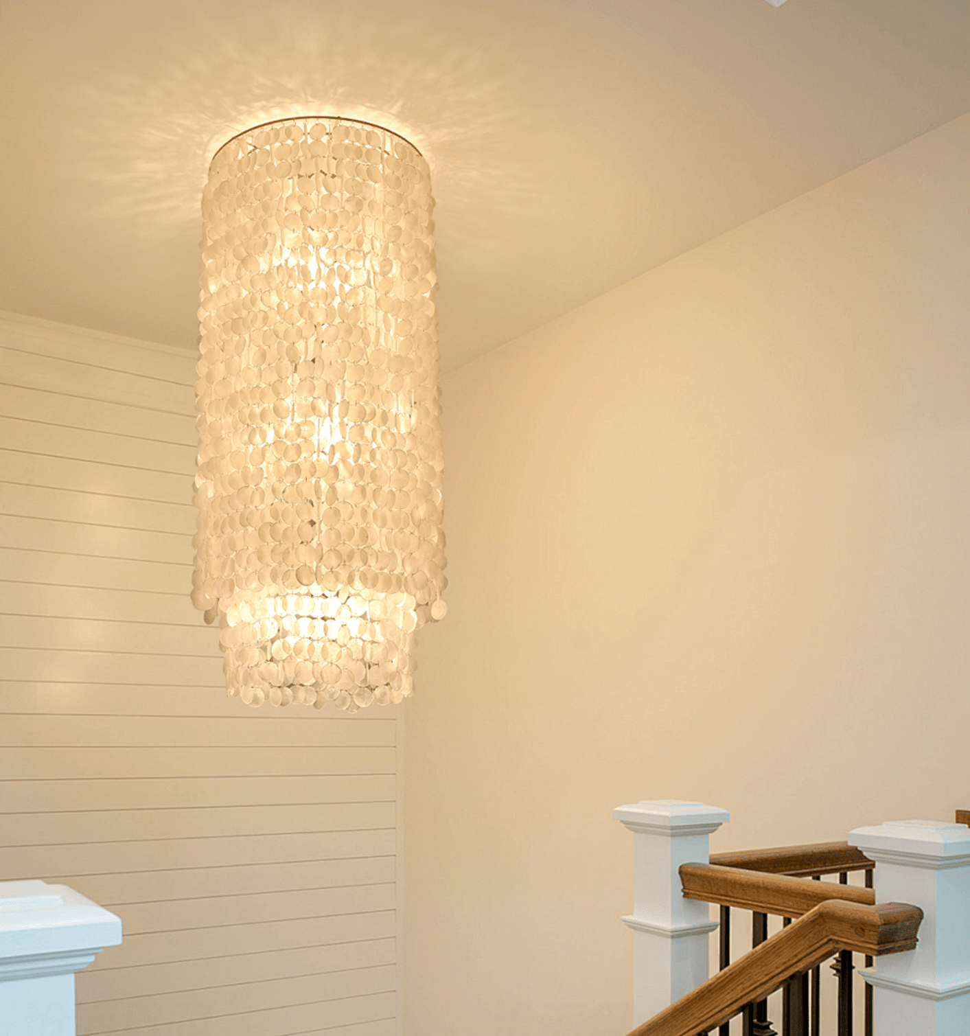 Zolt Luxurious Column Chandelier-Neutral Decor