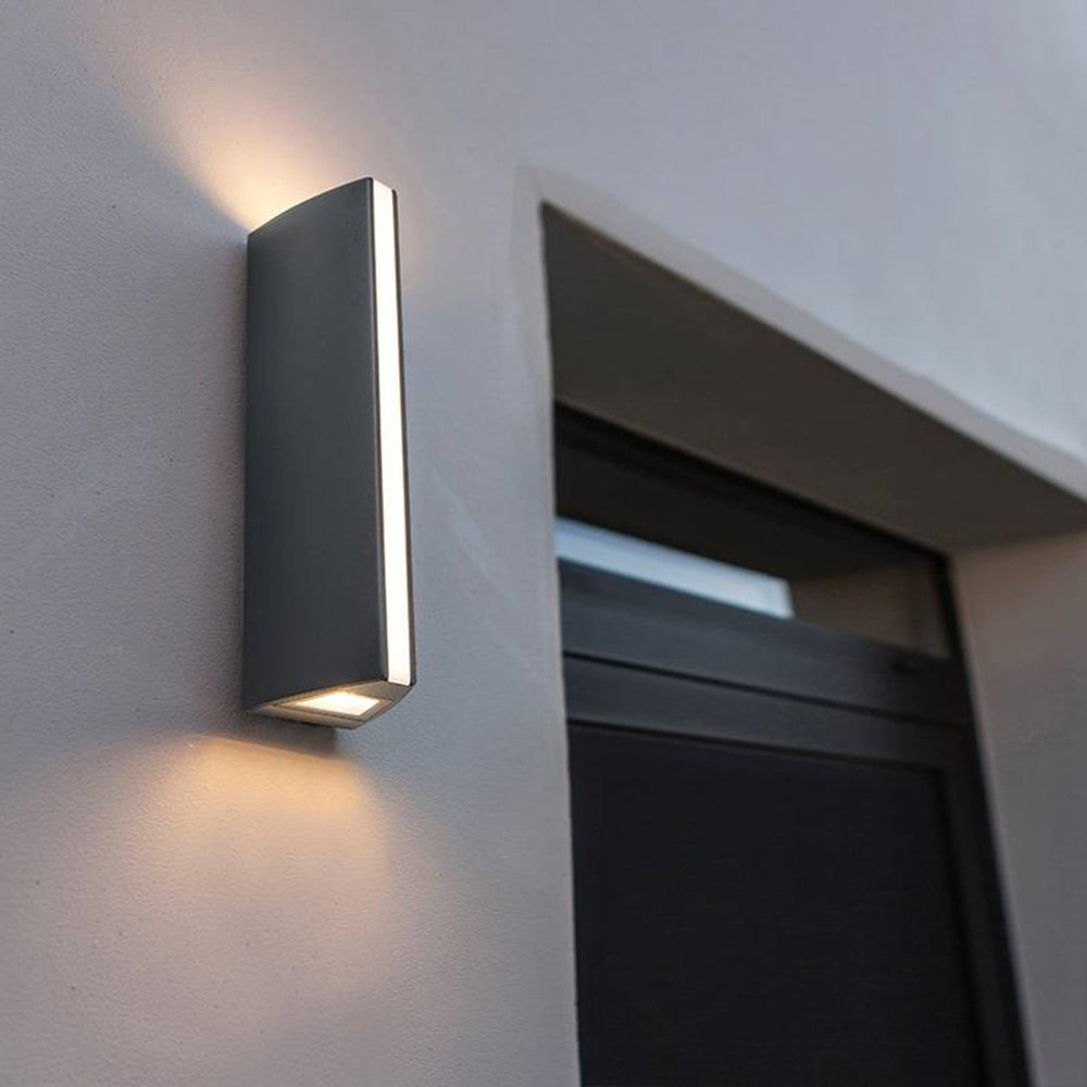 Ray Modern Triangular Prism Metal Outdoor Wall Lamp, Black/Silver - Neutral Decor
