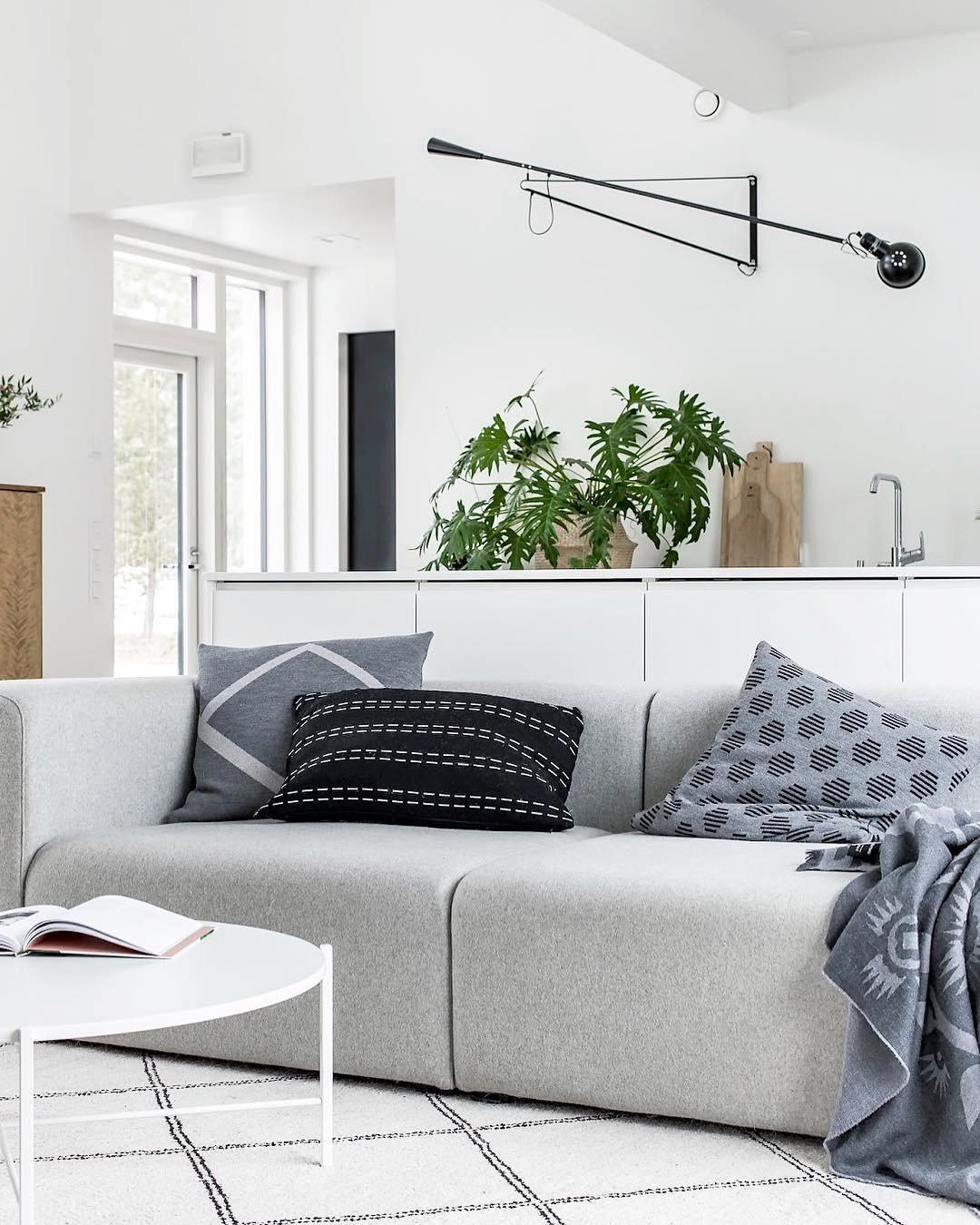 Cid Modern Minimalist Long Arm Wall Lamp-Neutral Decor