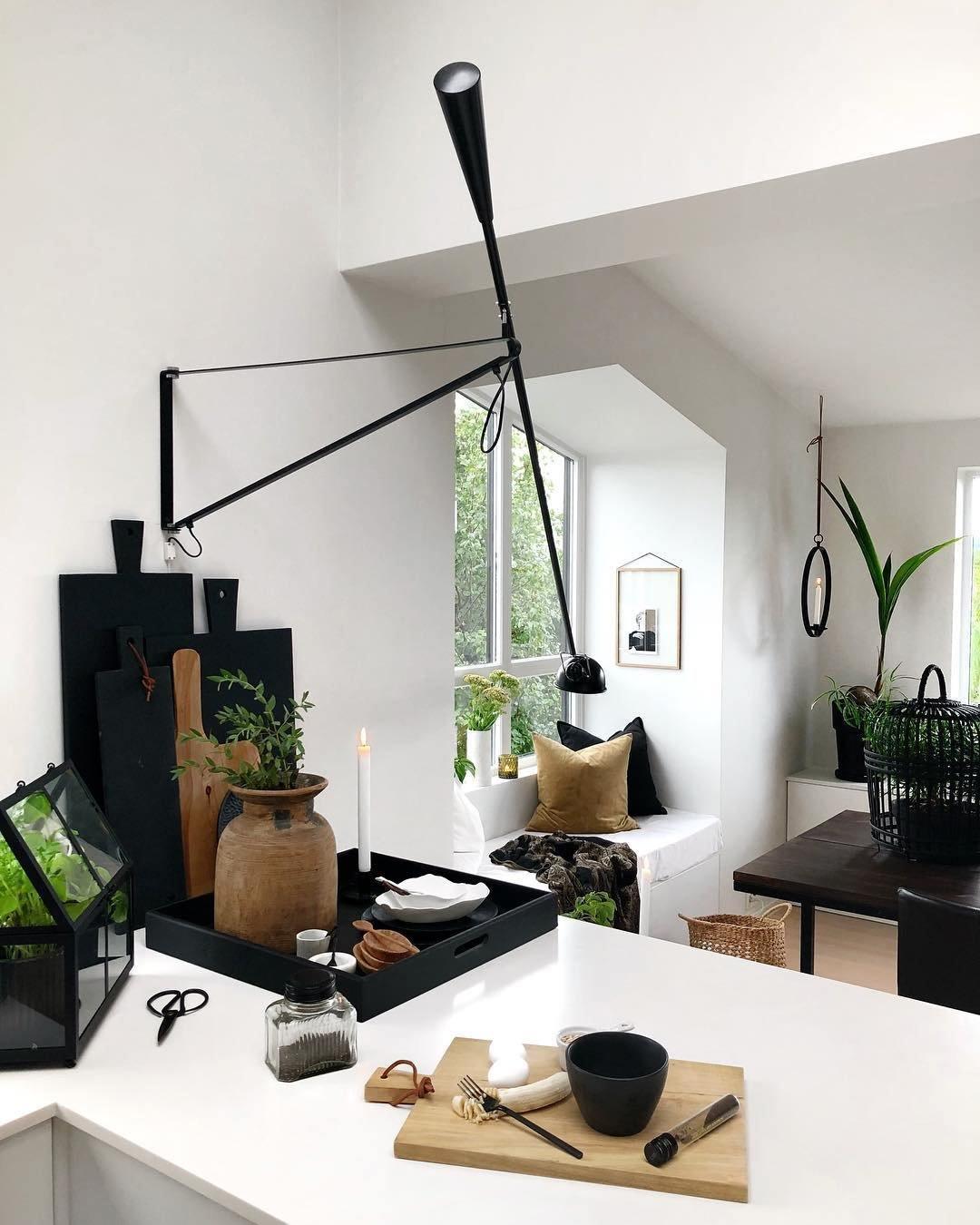 Cid Modern Minimalist Long Arm Wall Lamp-Neutral Decor