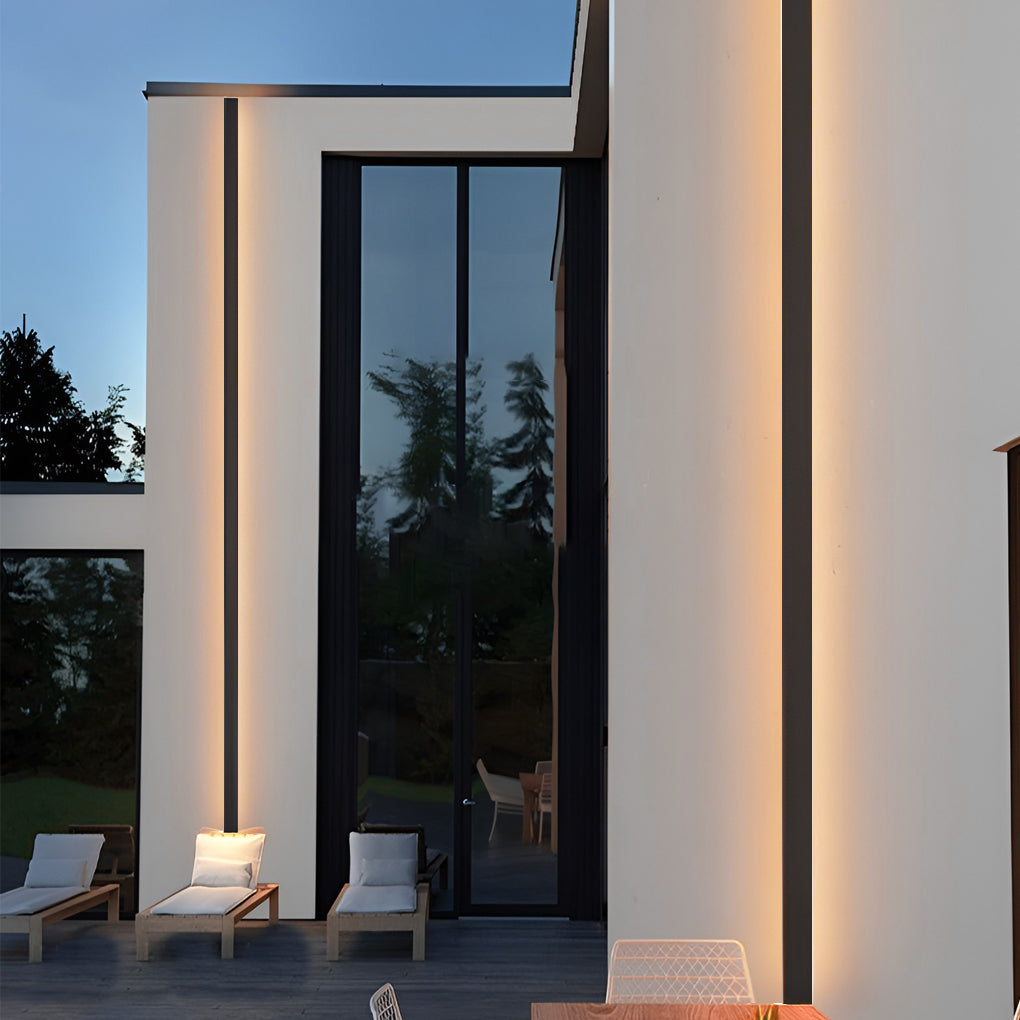 Raymo Classic Long LED Linear Outdoor Light