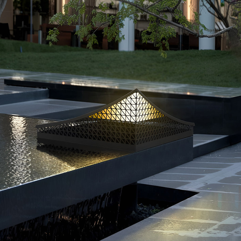 Lynn Industrial Elegant Garden Light