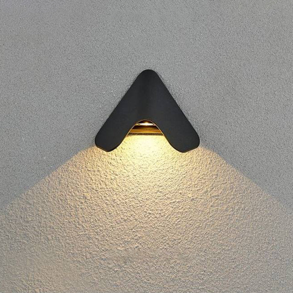 Ray Minimalist Triangle Metal Outdoor Wall Lamp, Balck/White - Neutral Decor