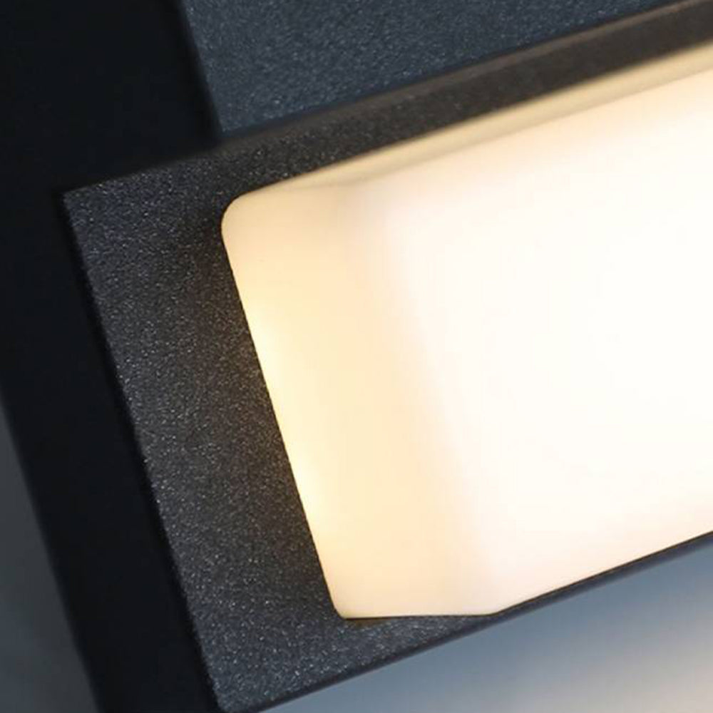 Ray Minimalist Solar Linear Acrylic Outdoor Wall Lamp, Black - Neutral Decor