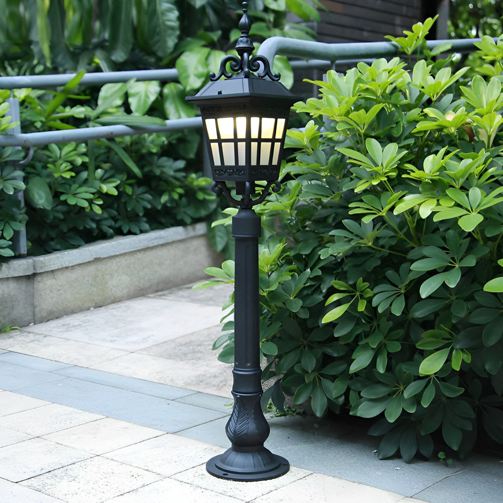Articula European Style Glass Outdoor Post Lamp