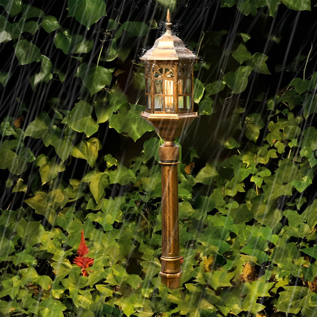 Solitary Elegant Pathway Outdoor Post Lights