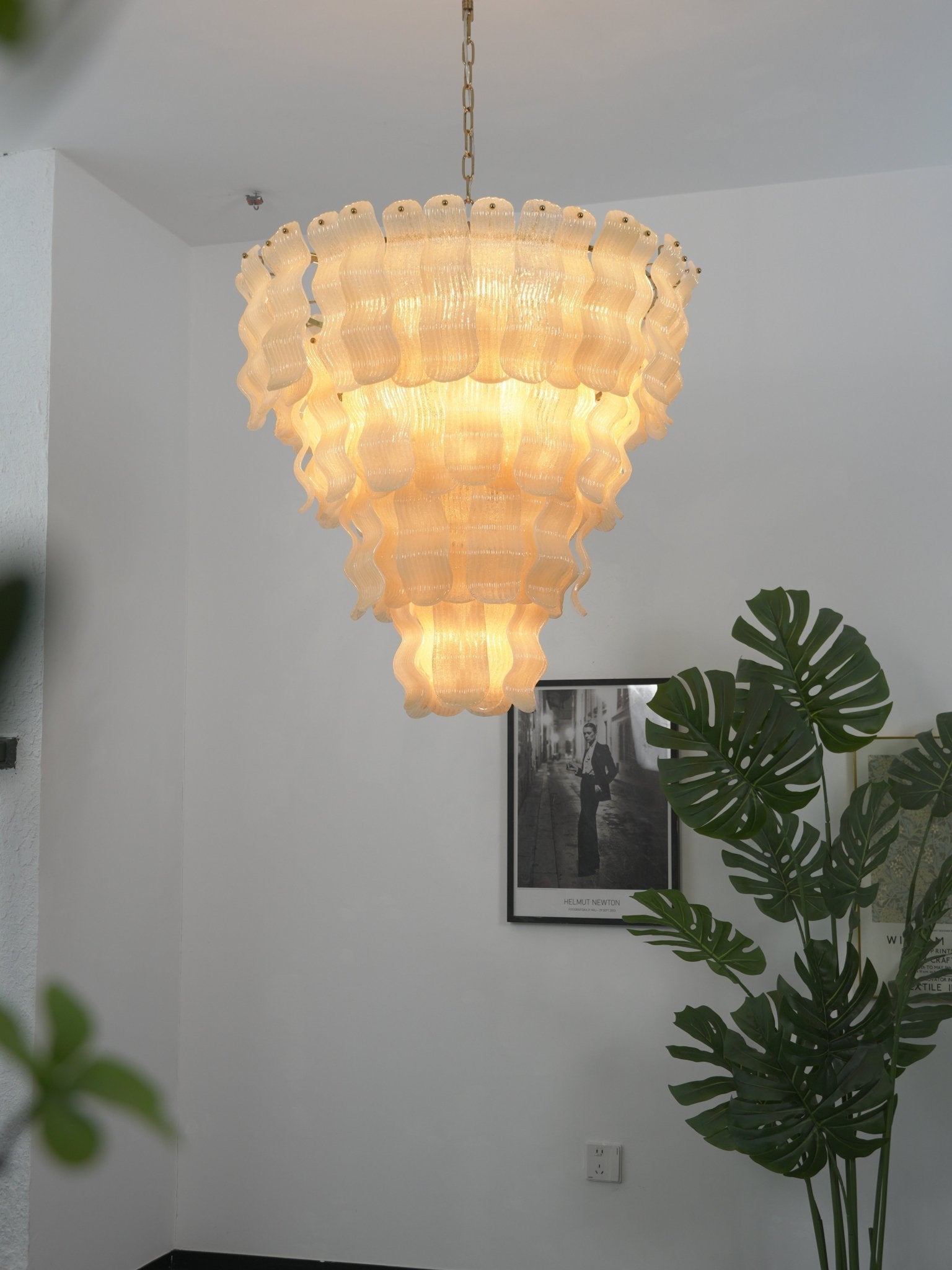 Borzi Yellow Glass Leaf Luxurious Chandelier-Neutral Decor
