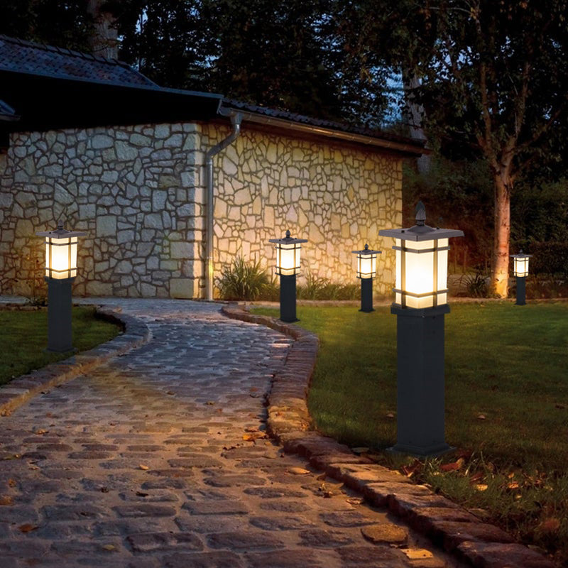 Maurice Elegant Vintage Retro Outdoor Pathway Lamp