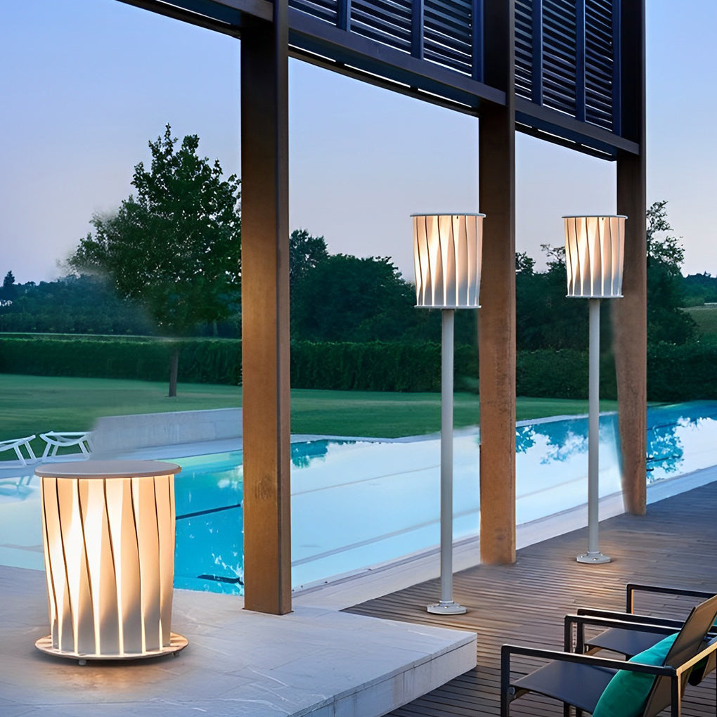 Lare Rotating Design Vertical Steel Outdoor Floor Lamp