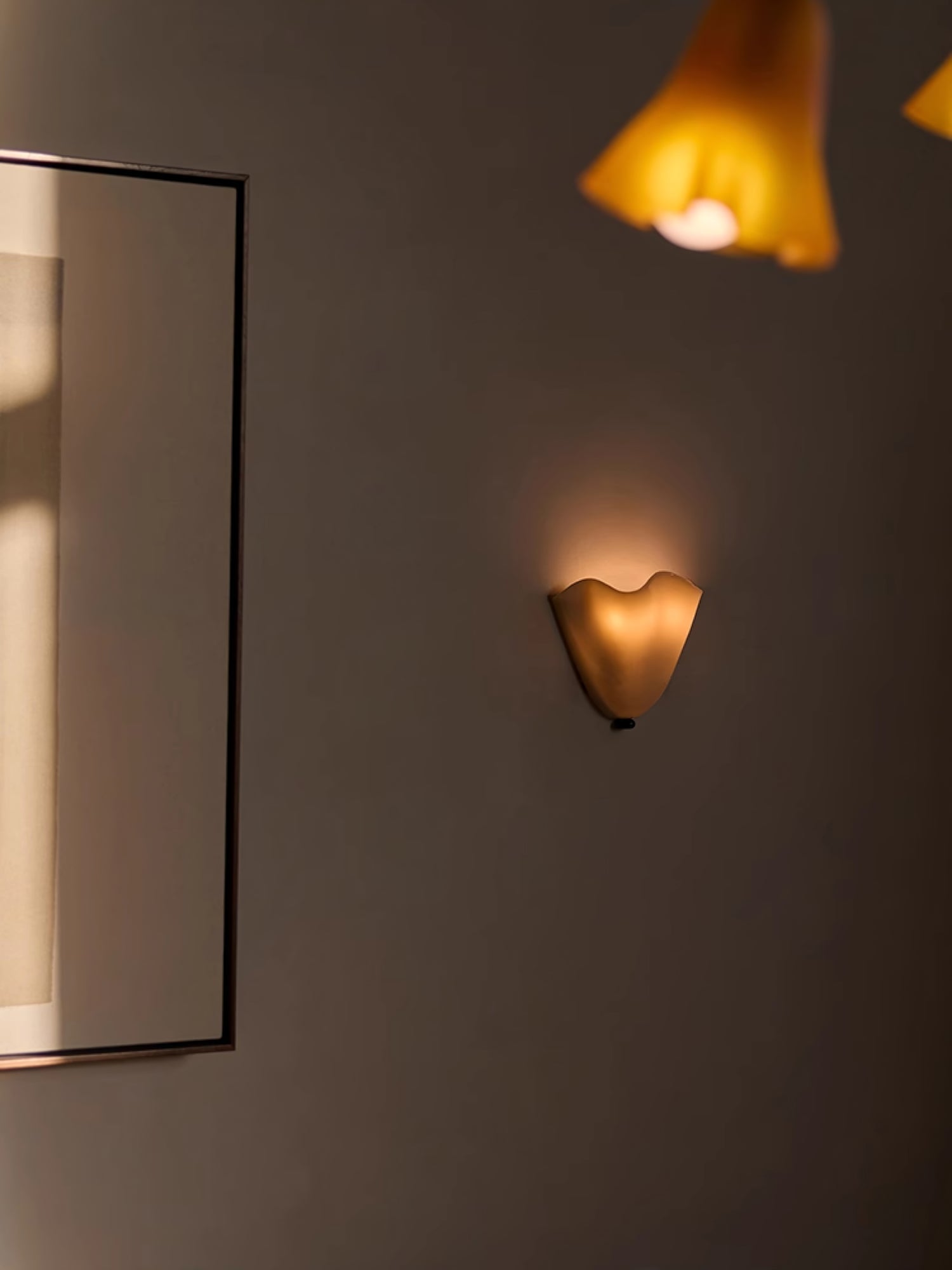 Lustra Wall Lamp Soft Curves-Neutral Decor