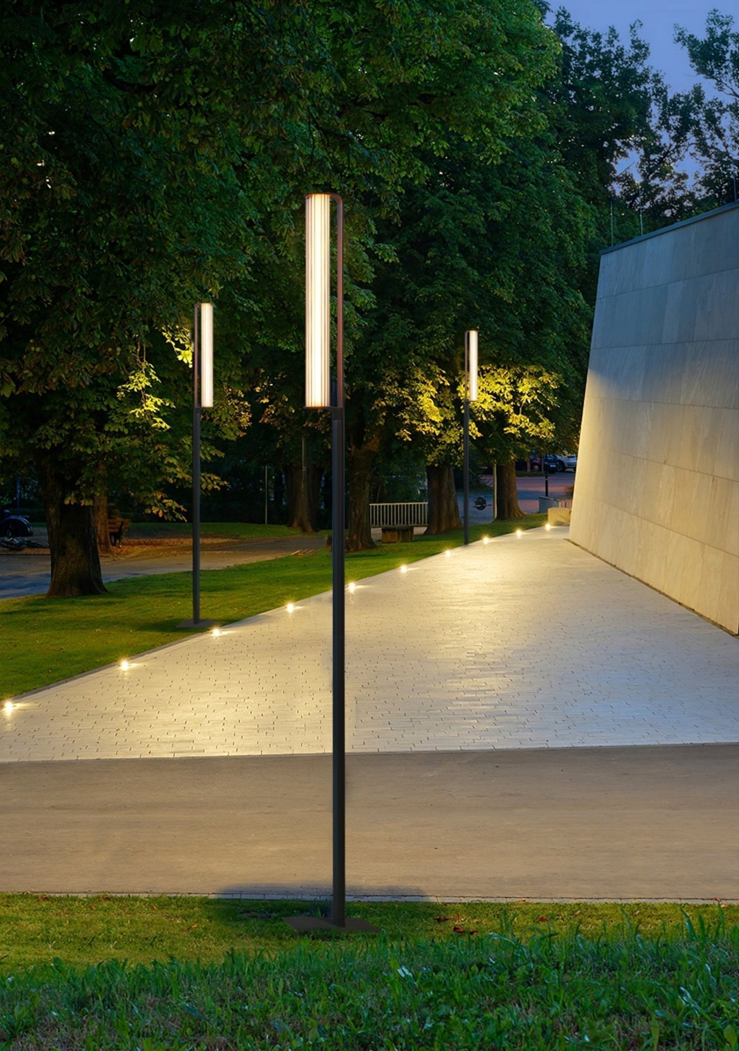 Reldax Arc Outdoor Post Lamp-Neutral Decor