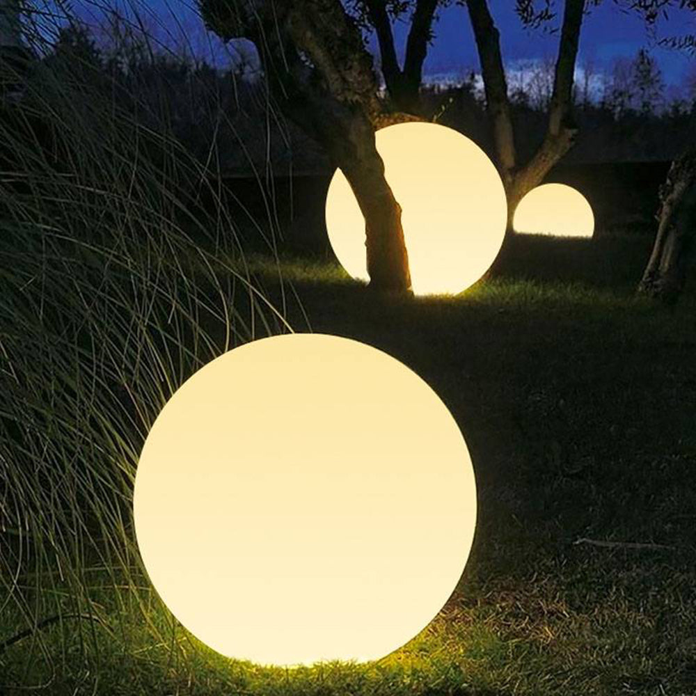 Ray Minimalist Globe LED Outdoor Light, Resin, White - Neutral Decor