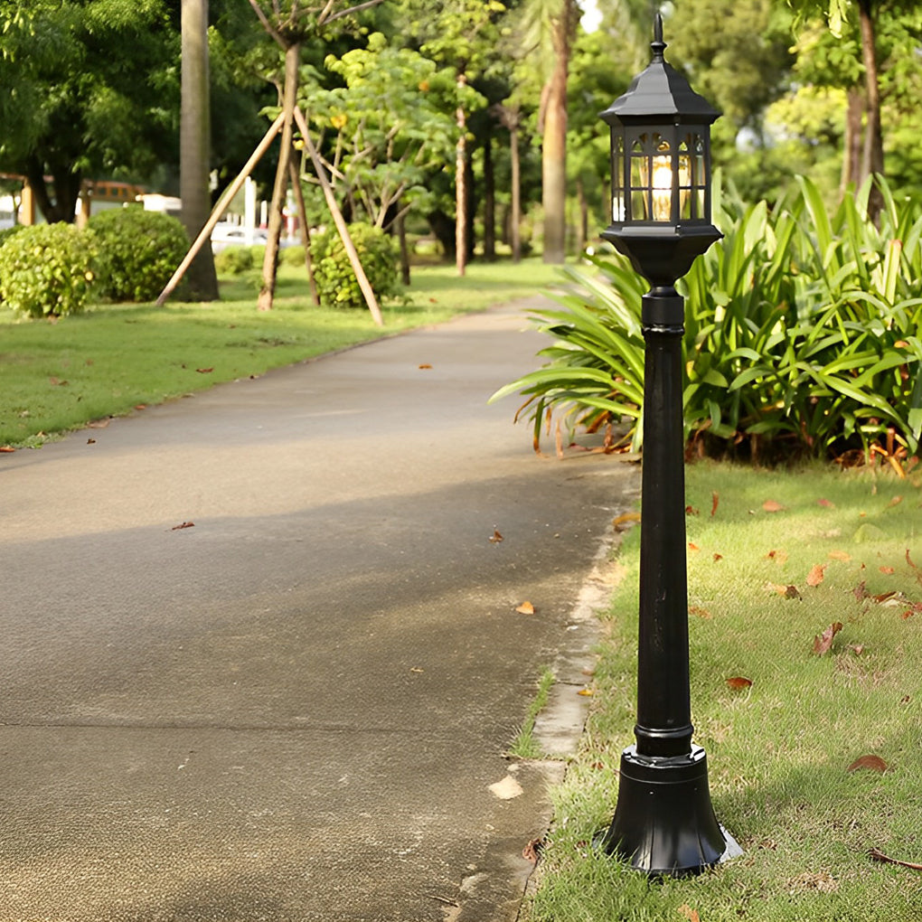 Solitary Elegant Pathway Outdoor Post Lights